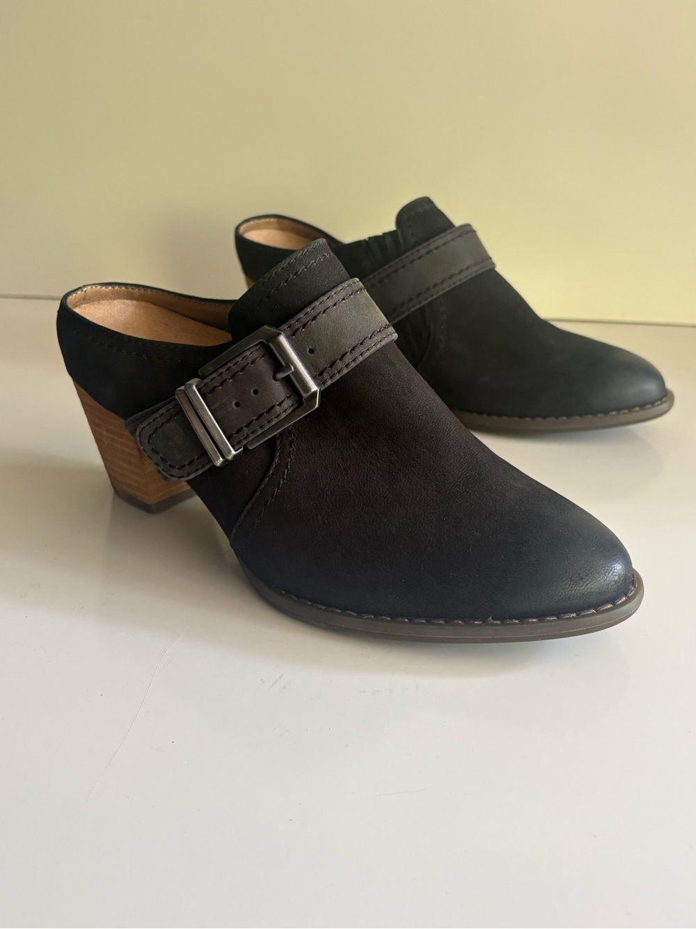 Vionic Cheyenne Women's Mules Size 6